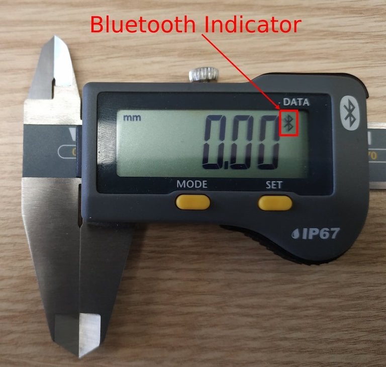 测量工具上的蓝牙指示灯。